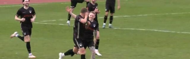 OVO SE NE PAMTI! Fudbaler dao gol rivalu šutem iz sopstvenog šesnaesterca (VIDEO)