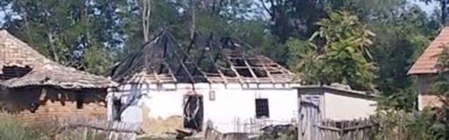 KUĆU STRICA PRETVORIO U ZGARIŠTE, PA ZGAZIO BRATA NA BICIKLI Dan nakon stravičnog ubistva u selu muk