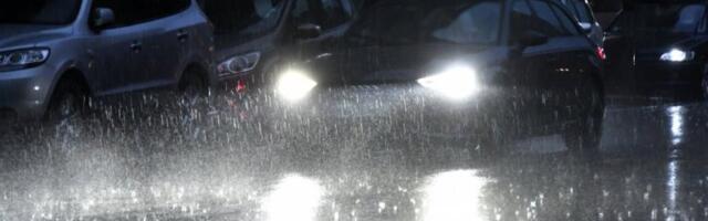 KAKO SE VOZI KADA NAPOLJU PLJUŠTI! Vozači najčešće prave OVE greške koje dovode do FATALNIH NESREĆA!