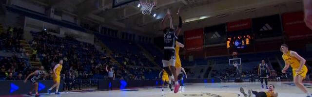 Brutalno zakucavanje Fernanda nakon kog je Split morao da traži tajm-aut