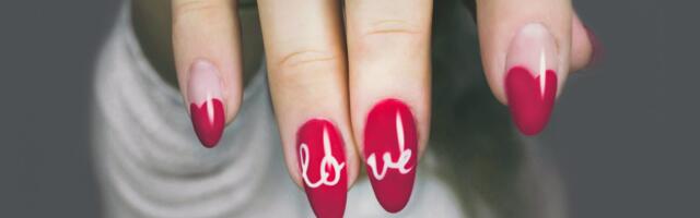 Digitalni manikir: Nokti čiju boju menjate pomoću aplikacije (VIDEO)