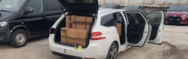 ZAUSTAVILI PEŽO, OTVORILI GEPEK, KAD TAMO... Velika akcija policije, zaplenili 50 KILOGRAMA OVOGA: Pogledajte kako su uredno "spakovali" sve! (FOTO)