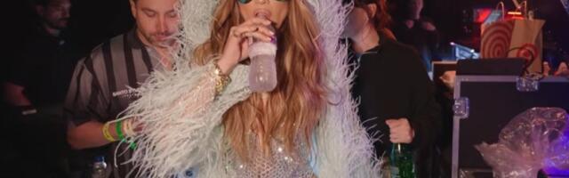 Džej Lo u tanga-trikou: Pevačica pokazala seksi telo u šestoj deceniji, masa u transu (VIDEO)