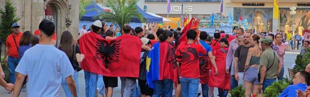HAOS U SKOPLJU Na protestu Albanaca uzvici povezani sa OVK i albanske zastave