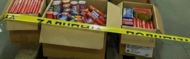 ZAPLENJENO VIŠE OD 33.000 KOMADA PIROTEHNIČKIH SREDSTAVA: Protiv prodavca (25) u Kragujevcu podneta krivična prijava (FOTO)