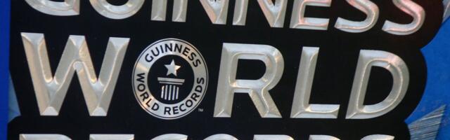 Dejan je Ginisov rekorder: Snagator iz Ćuprije je auto težak 1,5 tona gurao palcem