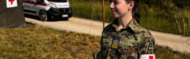 Ona je ponos Vojske Srbije! Jeleni iz Niša (25) pripala sablja sa posvetom za desetke na VMA