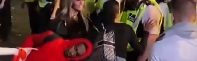SASTAVIO GA SA ZEMLJOM! Veliki sukob engleskih navijača sa policijom! /VIDEO/