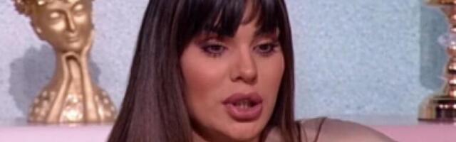 STIŽU RODE?! Mina Vrbaški kupila test za trudnoću, a onda odmah tražila i ove TABLETE!