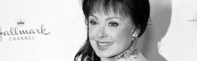 Preminula čuvena pevačica Naomi Džad