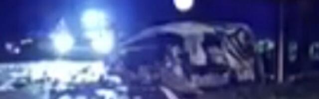 Stravičan sudar kod Pančeva: Automobil potpuno smrskan (VIDEO)