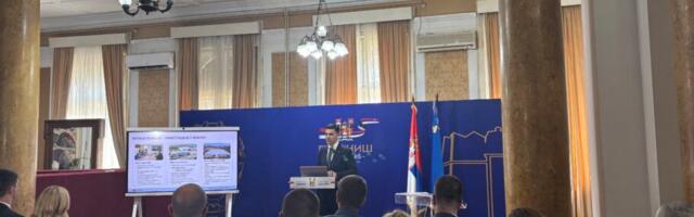 Prekinuta konferencija gradonačelnika Niša nakon optužbi opozicije za podršku neonacistima