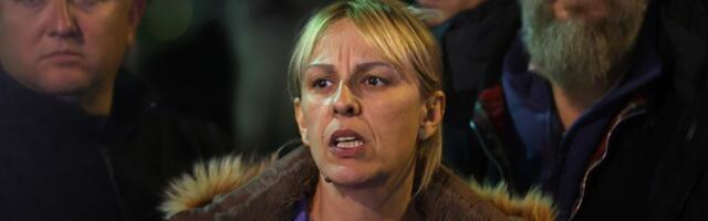 DIJANA HRKA JE IMALA DVOJNICU TOKOM ŠTRAJKA GLAĐU! Veteran koji je čuvao majku stradalog Stefana Hrke priznao: Moja supruga je bila dubler (VIDEO)