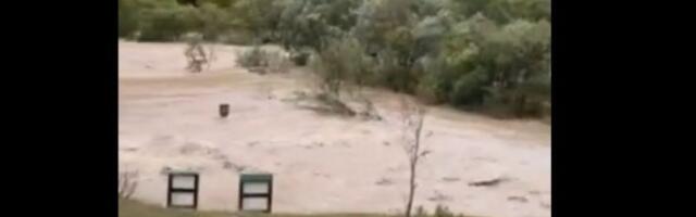 Reka odnela puteve i mostove: Strašni prizori u CG (VIDEO)
