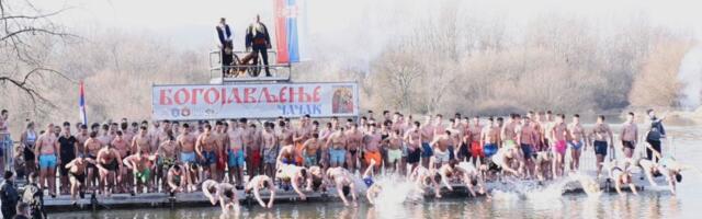 Ovako je u Čačku bilo na Bogojavljenje (FOTO GALERIJA)