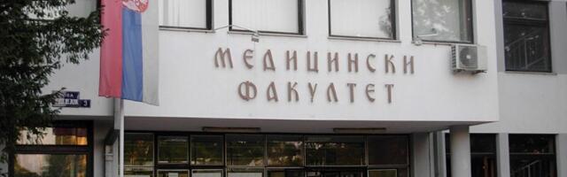 Studenti Medicinskog fakulteta blokirali dekanat (VIDEO)