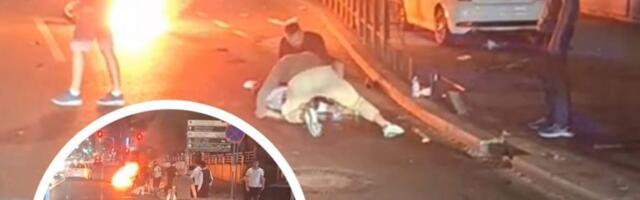POGINUO MUŠKARAC KOD DOMA OMLADINE! Motor se zapalio, ljudi trčali da mu pomognu! (VIDEO)