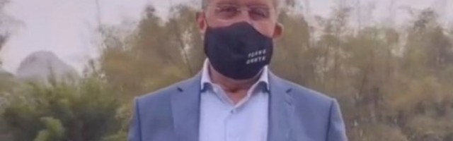 LAVROV ŠOKIRAO SVET MASKOM KOJU JE NOSIO! Svi gledaju i ne veruju šta piše na njoj!