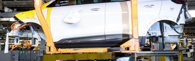 Bajdenova administracija dodeljuje 1,7 milijardi dolara fabrikama automobila kako bi proizvodile EV