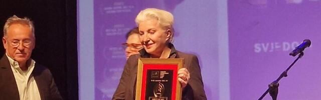 Mirjani Karanović uručena specijalna nagrada za doprinos filmskoj umetnosti na zatvaranju LIFFE