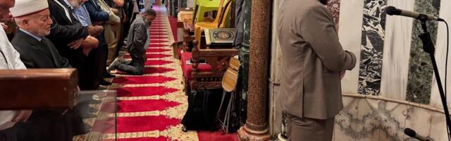 Zukorlić predvodio ikindija-namaz u Al-Aksa džamiji: “Počast kakva se dobija jednom u životu”