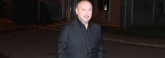 Đanija su zbog ovoga zadržali na aerodromu:  "Odvoje me sa strane..."(VIDEO)