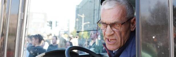 Juče maloletan, danas blokader: Sin lažova Milomira Jaćimovića upao na Filozofski fakultet sa Gruhonjićem (VIDEO)