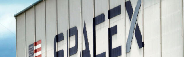 Маск: Спејс Икс променио приоритет - циљ насељавање Месеца, не Марса