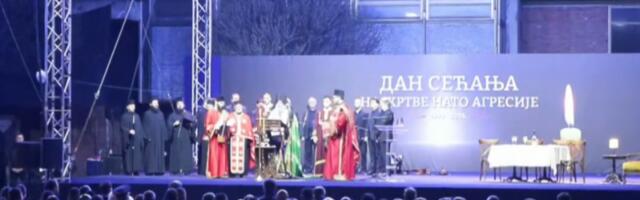 VIŠE OD 10.000 DUŠA ODAJE POČAST STRADALIMA 1999. GODINE! Građani iz cele zemlje na Danu sećanja na stradale u NATO agresiji! (VIDEO)