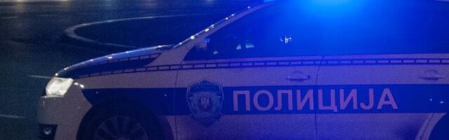 Auto se zakucao u zgradu u Bulevaru