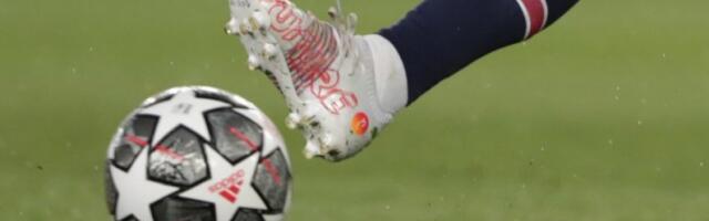 NAJČUDNIJI MEČ U ISTORIJI FUDBALA: Šutnuli 37 puta, izgubili 2:0, golmana kuju u zvezde (FOTO)