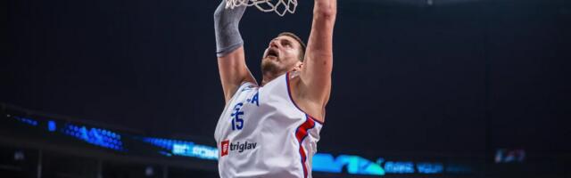 Jokić se igrao na terenu (VIDEO)