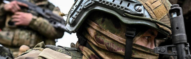 Руски падобранци опколили гарнизон у Степногорску