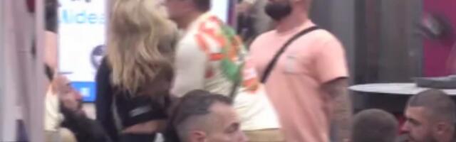 PODIVLJALA ANELI NASRNULA NA LUKU: Urgentno morala da napusti kuću! (VIDEO)