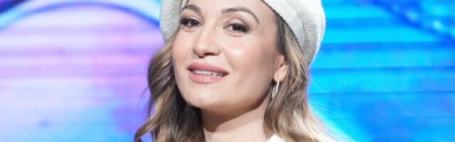 DA LI STE ZNALI DA JE OVAJ PEVAČ ROĐENI BRAT JELENE TOMAŠEVIĆ? Retko ga viđamo u javnosti, evo u kakvim odnosima je sa ZETOM Ivanom Bosiljčićem (FOTO)