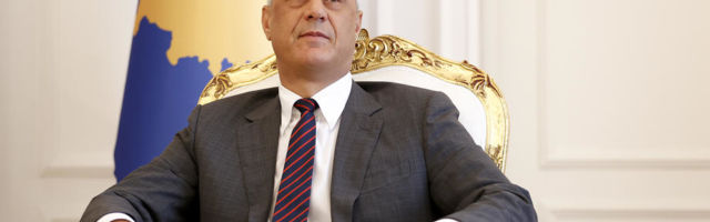 Tači predstavio vojna vozila i najavio regrutovanje