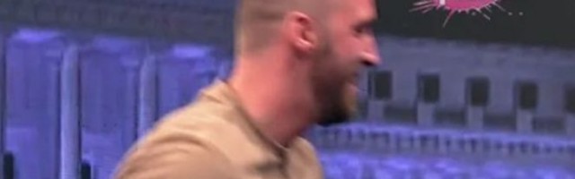 (VIDEO) ŠOK U EMISIJI! Mensur BESAN KAO RIS, nije mogao da se kontroliše, pa se sukobio sa gledaocem: ON JE PI*KICA...