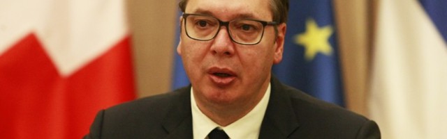 Vučić opet priča bajke o uspešnoj borbi protiv korone
