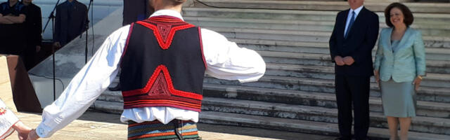 Monarhisti: Brnabić i Nikolić koštaju državu više od celog Dvorskog kompleksa