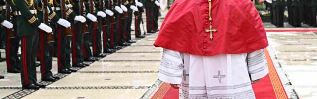 Papa: Nastaviću da govorim protiv rata uprkos Trampovim kritikama