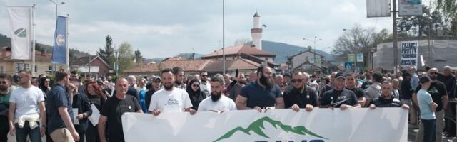 Nastavljene blokade na Rogozni, napadnut građanin Novog Pazara