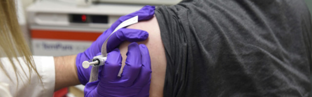 Prva zemlja ODOBRILA Fajzerovu vakcinu i naručila 40 miliona doza