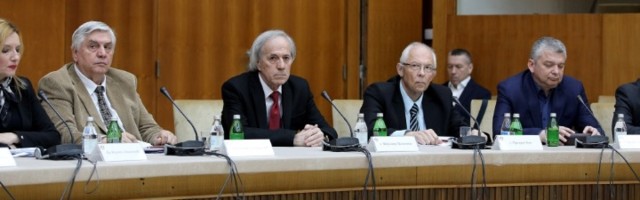 Dr Panić: Krizni štab je dobro organizovana banda