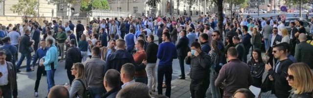 PROTEST Advokati obustavili rad: Stop bankarskom teroru (FOTO)