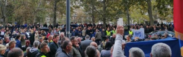 "Nije ovo ničija prćija": Protest radnika GSP, Vodovoda i Elektrana (FOTO)