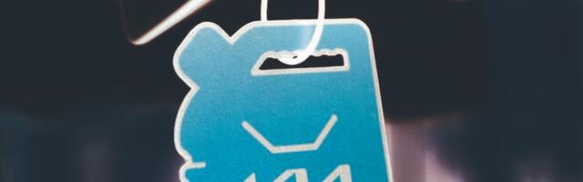 Da li možete da budete kažnjeni ako imate osveživač vazduha ili brojanicu u automobilu? Zvuči apsurdno, ali u nekim država policija ima pravo da vas zaustavi