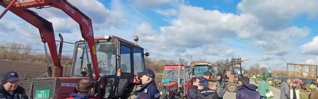 FOTO, VIDEO: Totalna blokada kod Kumana – propuštaju se samo hitni slučajevi