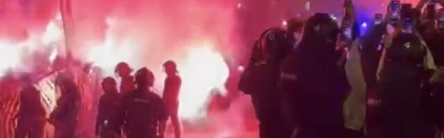Opsadno stanje u Španiji: Navijači napali fudbalere Atletika, policija napravila ogroman propust! /VIDEO/