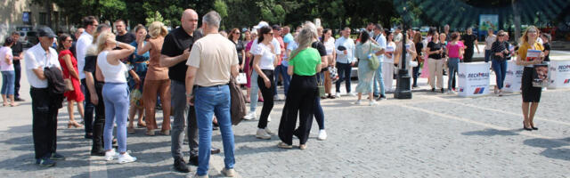 SNS predstavio majski broj stranačkog informatora u kome su stare vesti