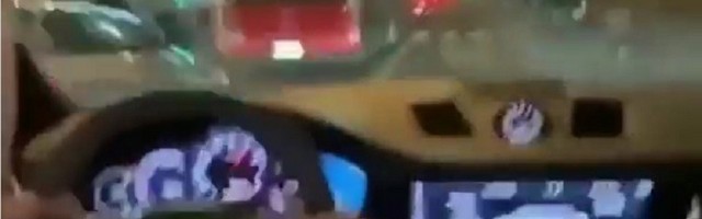 Vozio bez ruku, divljao i sve okačio na Instagram (VIDEO)